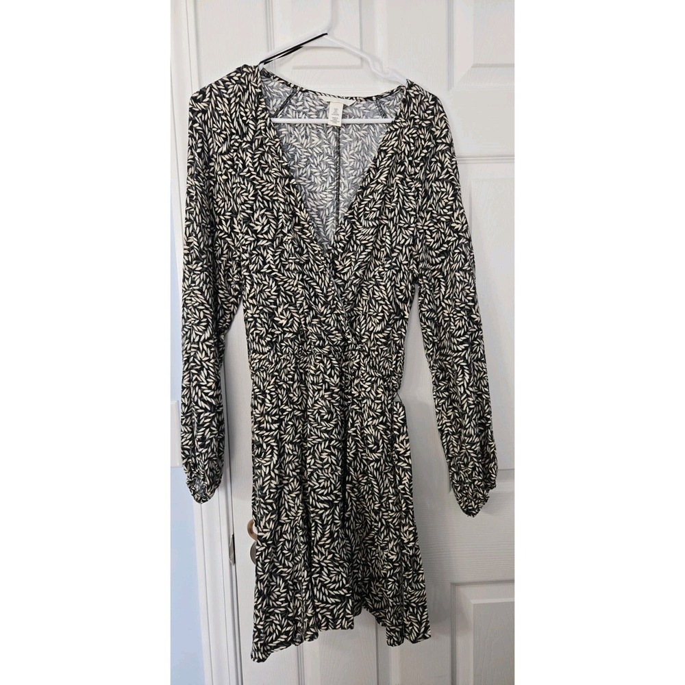 H&M Women's Abstract Print Vneck Dress Beige,Black, Grey Size Small